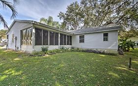 Inviting Lady Lake House In The Village!